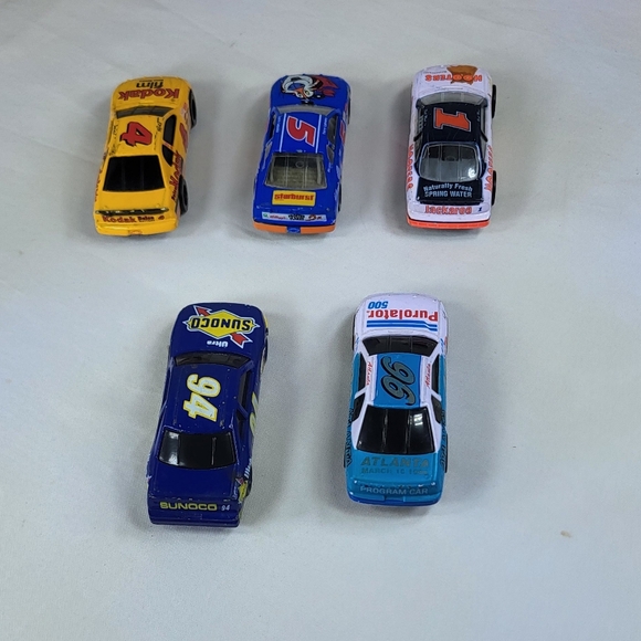 Nascar lot of 5 1:64 scale - Picture 12 of 14